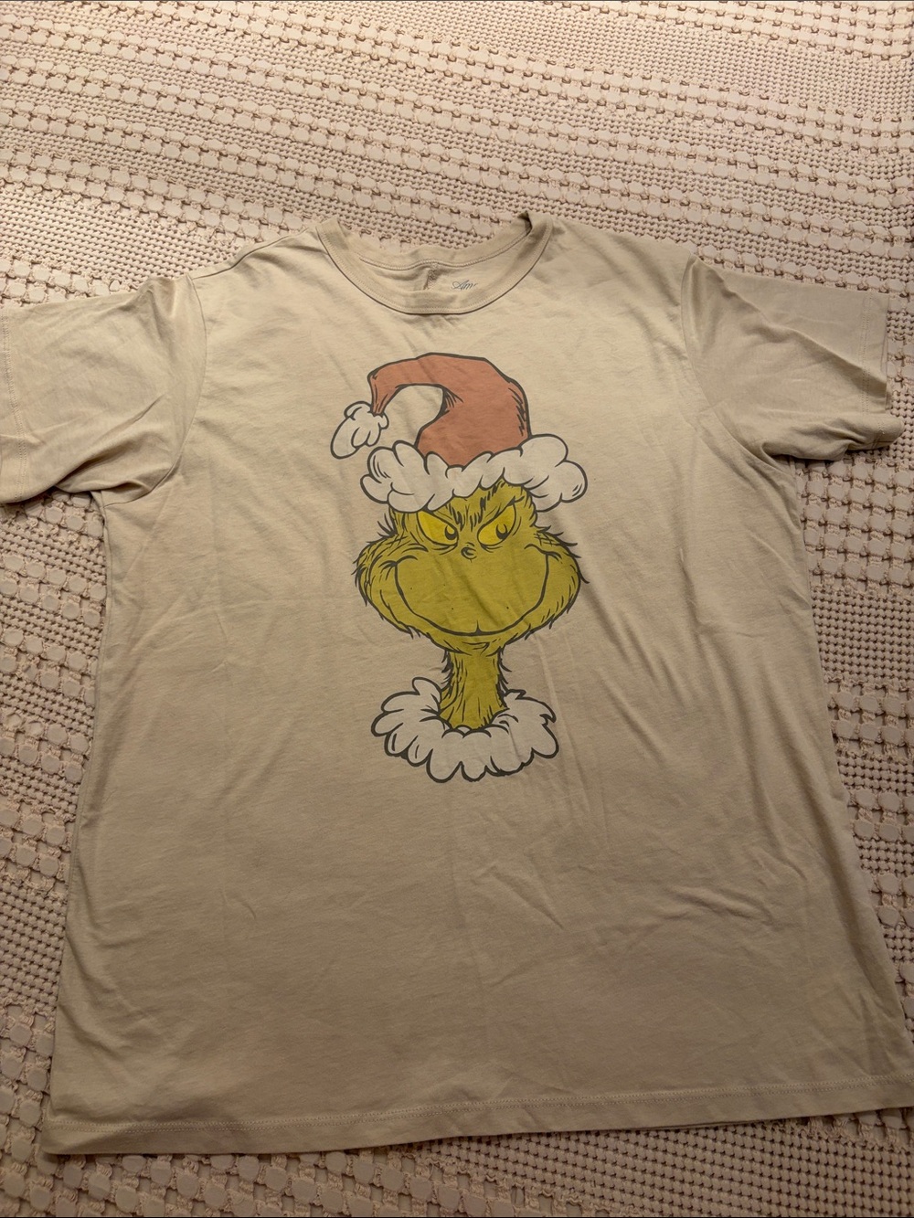 A&E Beige oversized Grinch Sleep Graphic Tee Sz S like New 100% Cotton - Picture 1 of 3